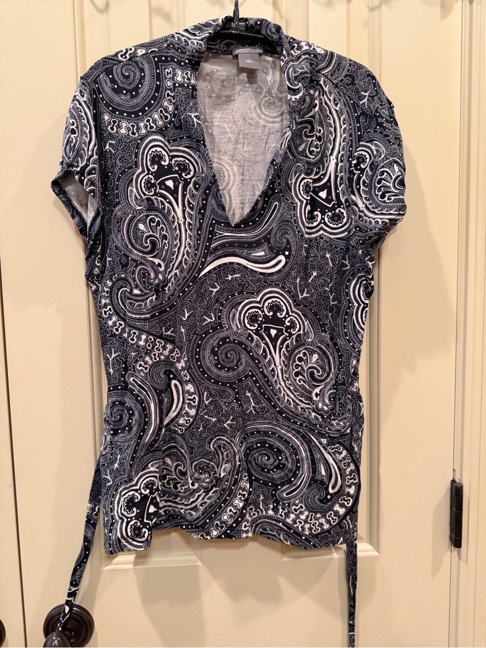 Paisley V-Neck Women’s Top in Navy and White